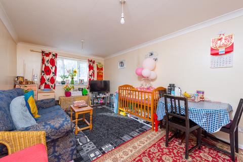 1 bedroom flat to rent, Ascot Court, Aldershot GU11