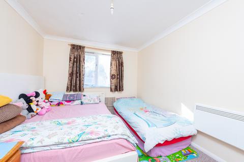 1 bedroom flat to rent, Ascot Court, Aldershot GU11