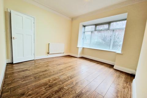 3 bedroom semi-detached house to rent - Lime Grove, Prestwich, Manchester