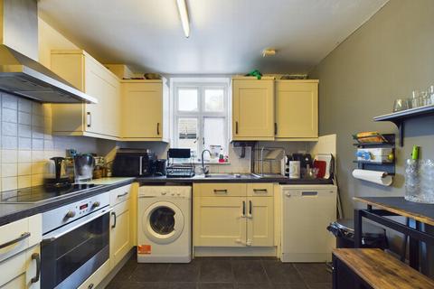 2 bedroom flat for sale, Park Hill Road, Bromley, BR2