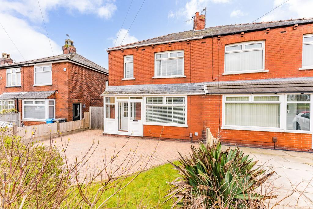 Moorfield Road, Widnes WA8 3 bed semidetached house for sale £220,000