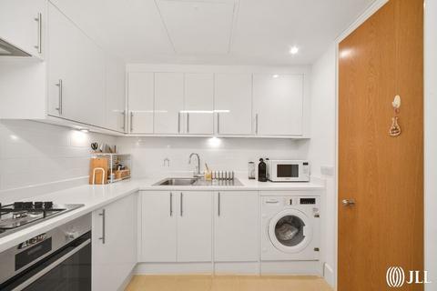 1 bedroom apartment to rent, Hanover House, London E14