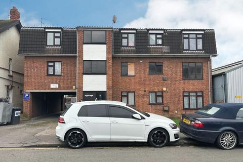 1 bedroom flat for sale - Flat 4 Norman Court, 42 Lynn Road, Ilford, Essex, IG2 7DS