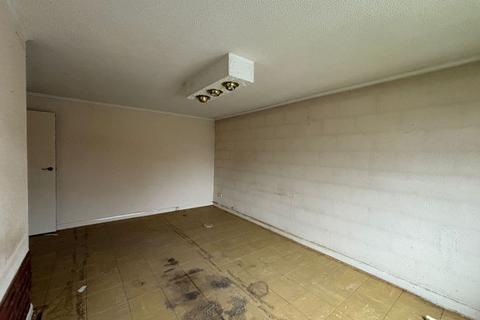1 bedroom flat for sale, Flat 4 Norman Court, 42 Lynn Road, Ilford, Essex, IG2 7DS