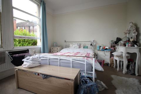 1 bedroom flat to rent, Grove Crescent, Kingston upon Thames KT1