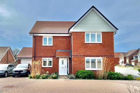 4 bedroom detached house for sale, Bradley Road, Milford on Sea, Lymington, Hampshire, SO41