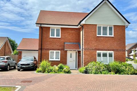 4 bedroom detached house for sale, Bradley Road, Milford on Sea, Lymington, Hampshire, SO41