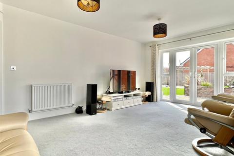6 Bradley Road, Milford On Sea, Lymington, SO41 0AZ