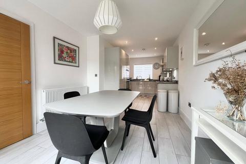 6 Bradley Road, Milford On Sea, Lymington, SO41 0AZ
