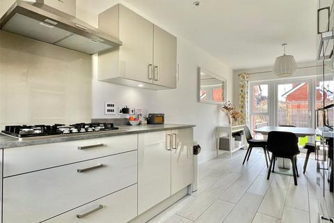 6 Bradley Road, Milford On Sea, Lymington, SO41 0AZ