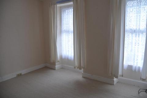 2 bedroom terraced house to rent, Maeshyfryd Road, Holyhead