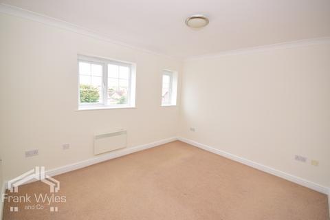 2 bedroom flat for sale, North Promenade, Lytham St Annes, Lancashire