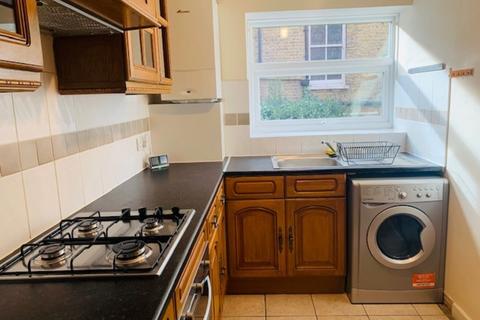 2 bedroom flat to rent, Ashburton Road, Croydon CR0