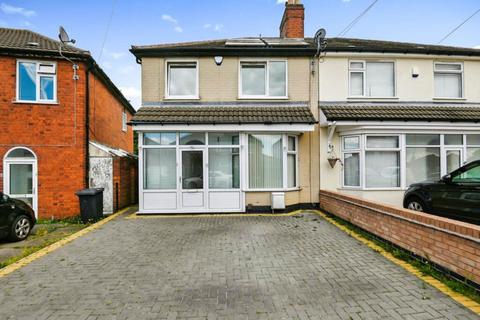 3 bedroom terraced house for sale, The Circle, Leicester, LE5 5GD