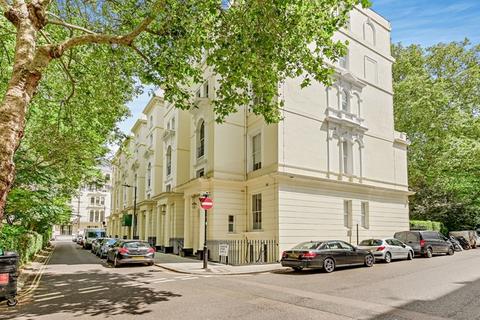 1 bedroom apartment to rent - Kensington Gardens Square, W2