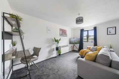 2 bedroom flat to rent, Creighton Road, London N17