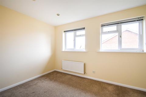 113 Ravenscroft, Hook, RG27 9NP