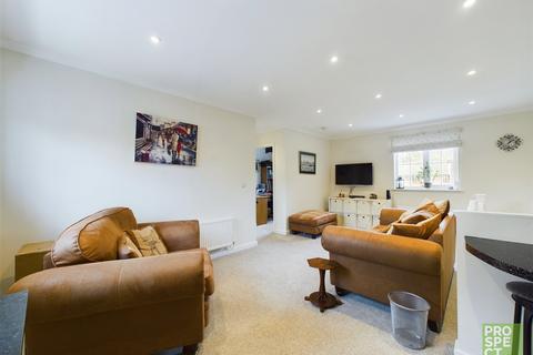 3 bedroom terraced house for sale, Maple Avenue, Farnborough, Hampshire, GU14