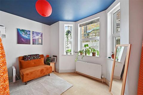 2 bedroom apartment for sale - Arminger Road, Shepherd's Bush, London, W12