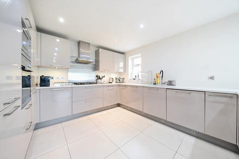 2a Belmont Close, Uxbridge, UB8 1RF