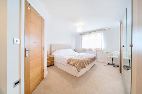 2a Belmont Close, Uxbridge, UB8 1RF