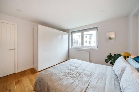 2 bedroom apartment for sale - St. Saviours Estate, London