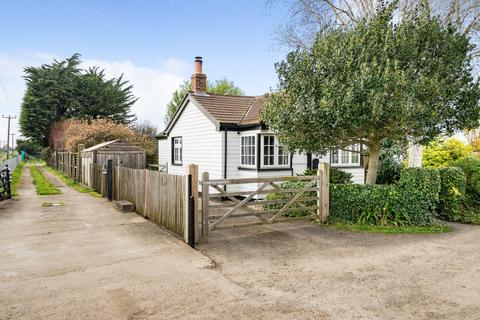 1 bedroom bungalow for sale - Well Penn Road, Cliffe, Rochester, Kent, ME3
