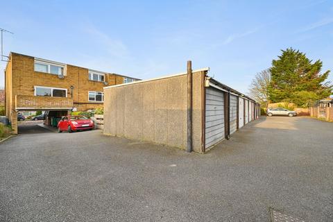 3 bedroom apartment for sale - St. Albans Road, Cheam, SM1