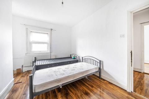 3 bedroom flat for sale, Milkwood Road, Herne Hill, London, SE24