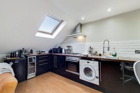 1 bedroom flat to rent - Holmewood Gardens, Brixton, London, SW2