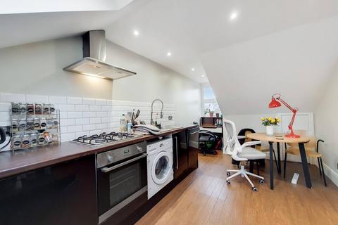1 bedroom flat to rent - Holmewood Gardens, Brixton, London, SW2