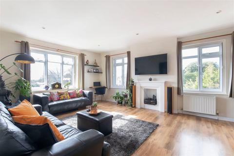 3 bedroom apartment for sale - Polefield House, Hatherley Road, Cheltenham, GL51