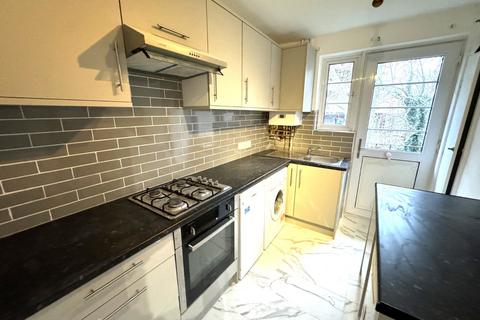 3 bedroom apartment for sale, Bonnersfield Lane, Harrow, Middlesex, HA1