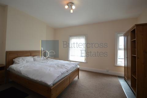 1 bedroom in a house share to rent, Crown Street, Newark