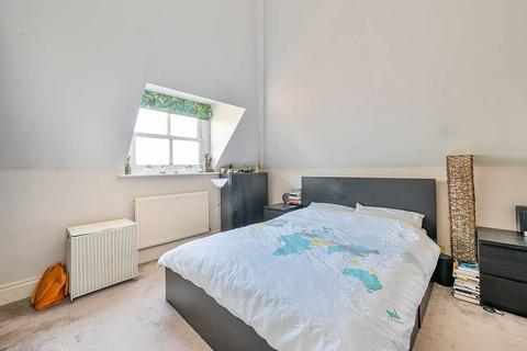 3 bedroom flat for sale, St Raphaels House, Ealing, London, W5