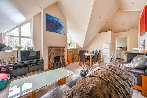 3 bedroom flat for sale, St Raphaels House, Ealing, London, W5