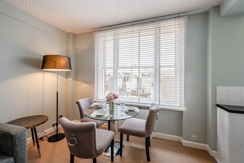 1 bedroom penthouse to rent, Hill Street, Mayfair W1J