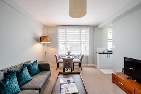 1 bedroom penthouse to rent, Hill Street, Mayfair W1J