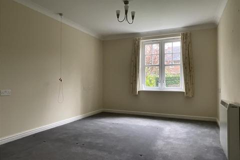 1 bedroom ground floor flat for sale, Massetts Road, Horley, Surrey