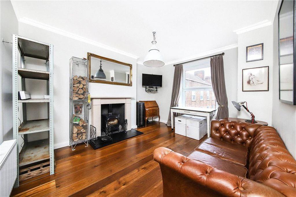 Warburton Street, Hackney, London, E8 2 bed flat for sale £475,000