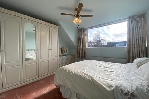 76 Cathedral Road, Chadderton, Oldham, OL9 0RG