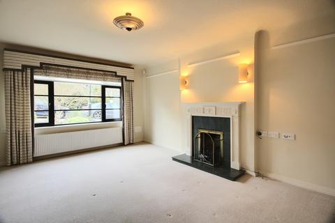 2 bedroom apartment to rent - BRACONDALE COURT