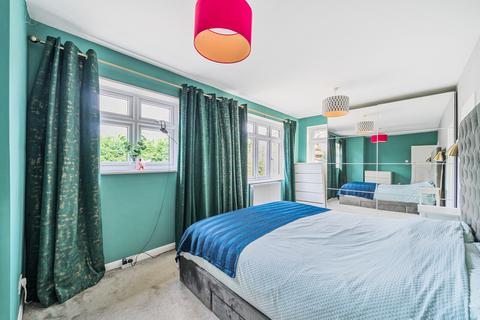 14 Manor Crescent, Guildford, GU2 9NF