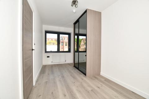 1 bedroom apartment to rent, North Street Horsham RH12