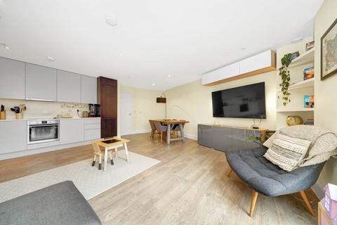 3 bedroom flat for sale - Rookery Court, Ruckholt Road, Leyton