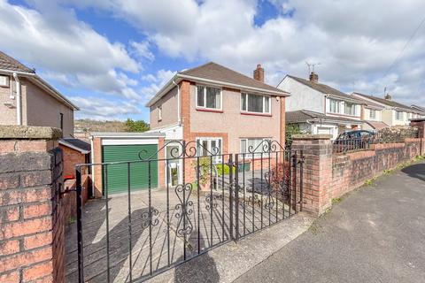 3 bedroom detached house for sale - Farnaby Close, Newport, NP19