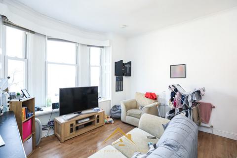 3 bedroom flat for sale, High Street, Kirkcaldy KY1