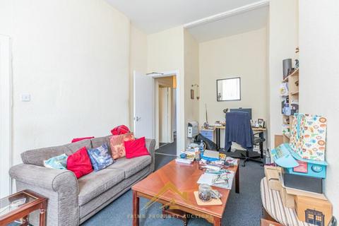 1 bedroom flat for sale, Calder Street, Glasgow G42