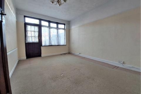 4 bedroom terraced house for sale, Headley Drive, Gants Hill IG2 6LU