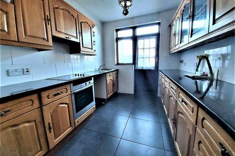 4 bedroom terraced house for sale, Headley Drive, Gants Hill IG2 6LU